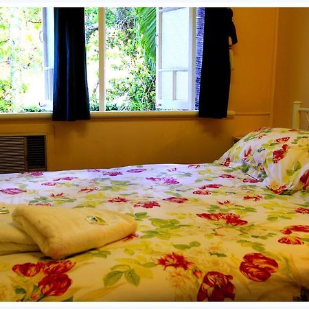 Coral Lodge Bed And Breakfast Inn Townsville Zewnętrze zdjęcie